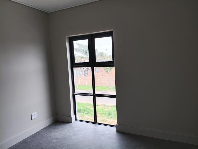 To Let 3 Bedroom Property for Rent in Uitzicht Western Cape